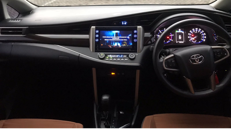 TOYOTA INNOVA INNOVA 2.4 V AT DIESEL (REBORN) AT 2019